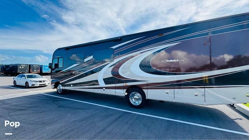 Call now about this 2016 Fleetwood Southwind 36L! 2016 Fleetwood Southwind 36L - Used Class A For Sale by Pop RVs in Cutler Bay, Florida features Slideout