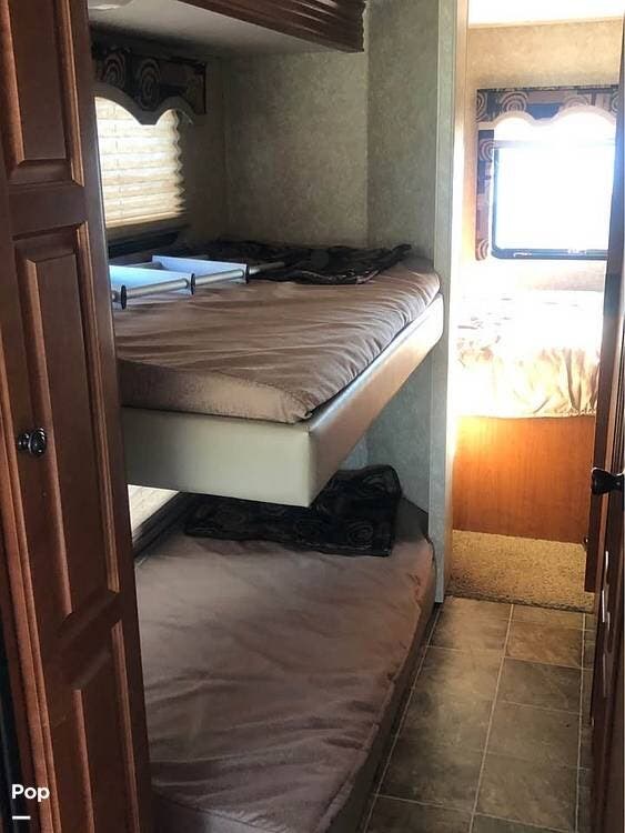 Contact us now about this 2011 Thor Motor Coach Windsport 31D! 2011 Windsport 31D by Thor Motor Coach from Pop RVs in Front Royal, Virginia