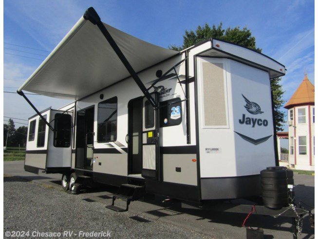 2024 Jayco Jay Flight Bungalow 40RLTS - New Travel Trailer For Sale by Chesaco RV in Frederick, Maryland