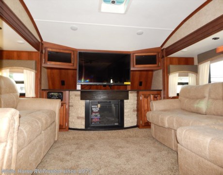 J10407 2016 Jayco Eagle 339flqs Front Living Room Quad