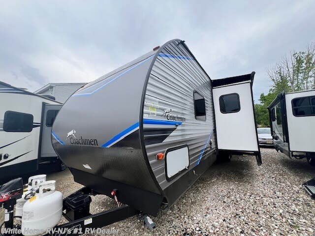 Used 2022 Coachmen Catalina Legacy Edition 323QBTSCK 2-BdRM Triple Slide, Bunkhouse available in Williamstown, New Jersey
