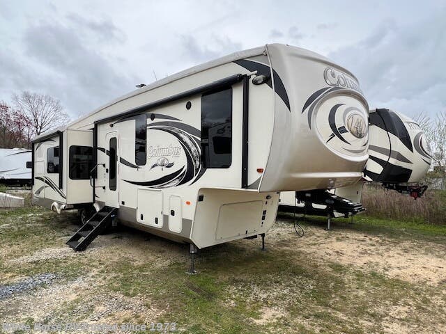 Email now about this 2019 Palomino Columbus 366RL Rear Living Triple Slide, Island Kitchen! Used 2019 Palomino Columbus 366RL Rear Living Triple Slide, Island Kitchen available in Williamstown, New Jersey