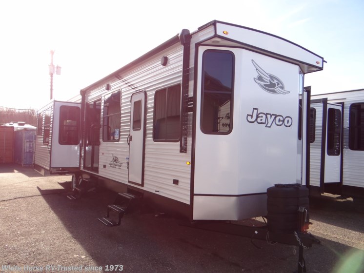 Email now about this 2025 Jayco Jay Flight Bungalow 40RLTS! New 2025 Jayco Jay Flight Bungalow 40RLTS available in Williamstown, New Jersey