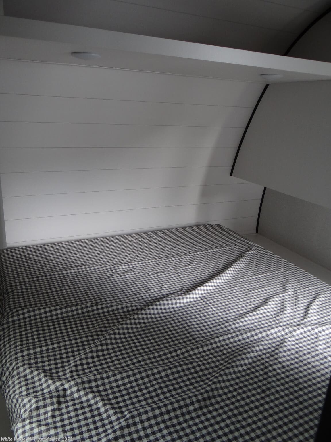 New 2026 Jayco Jay Flight SLX 261BHS 2-Bd-RM, Queen Bed & DBL Bed Bunks available in Williamstown, New Jersey