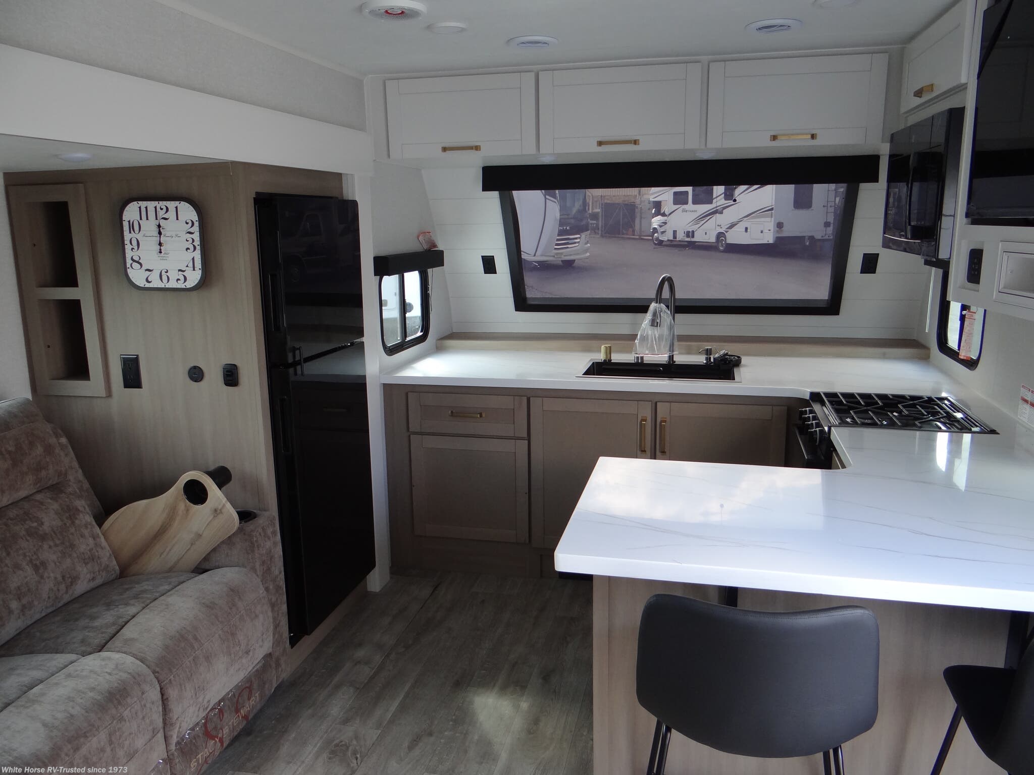 Contact us now about this 2026 Jayco Eagle HT 265FKDS! 2026 Eagle HT 265FKDS by Jayco from White Horse RV Center in Williamstown, New Jersey