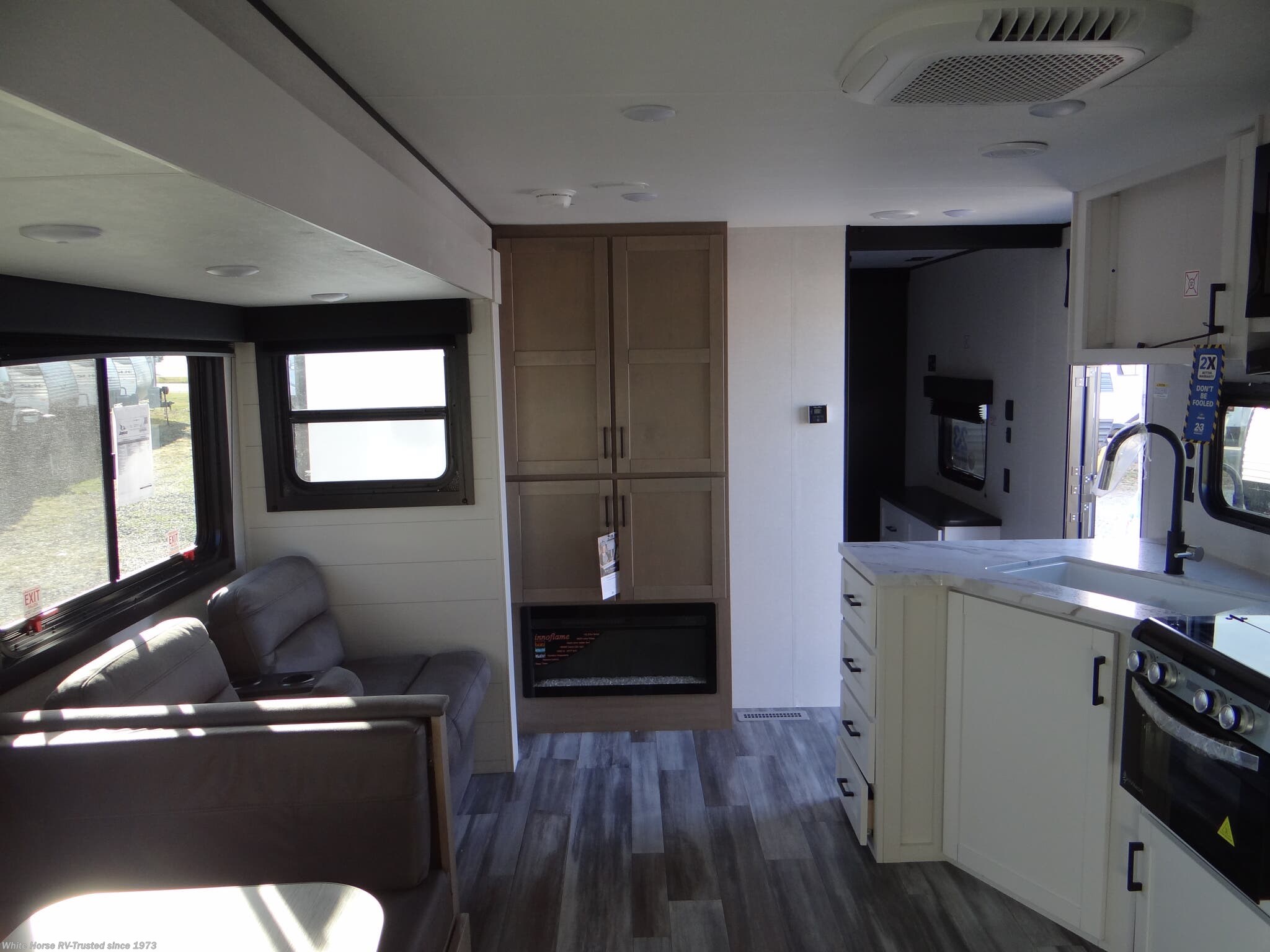 New 2026 Jayco Jay Flight SLX 325BHT available in Williamstown, New Jersey