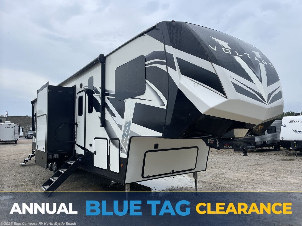 Email now about this 2022 Dutchmen Voltage 4145! Used 2022 Dutchmen Voltage 4145 available in Longs, South Carolina