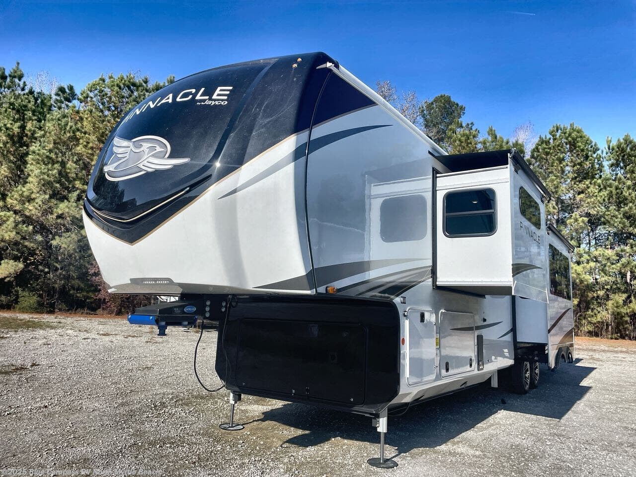 New 2025 Jayco Pinnacle 38FBRK available in Longs, South Carolina