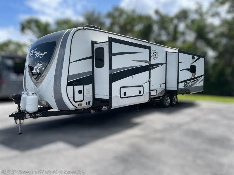 Used 2022 Highland Ridge Open Range 323RLS available in Bradenton, Florida