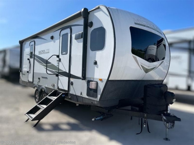 Email now about this 2023 Forest River Flagstaff 25FKBS! Used 2023 Forest River Flagstaff 25FKBS available in Bradenton, Florida