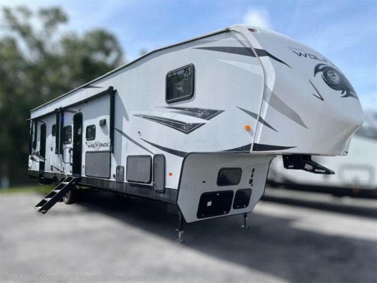 Email now about this 2021 Forest River Cherokee Wolf Pack 365PACK16! Used 2021 Forest River Cherokee Wolf Pack 365PACK16 available in Bradenton, Florida