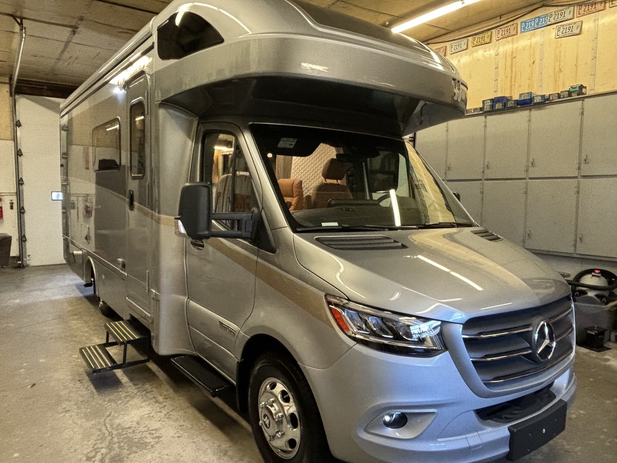 Call now about this 2025 Winnebago View 24T RWD! 2025 Winnebago View 24T RWD - New Class C For Sale by Winnebago Motor Homes in Rockford, Illinois features TV, Shower, Awning, Water Heater, Auxiliary Battery