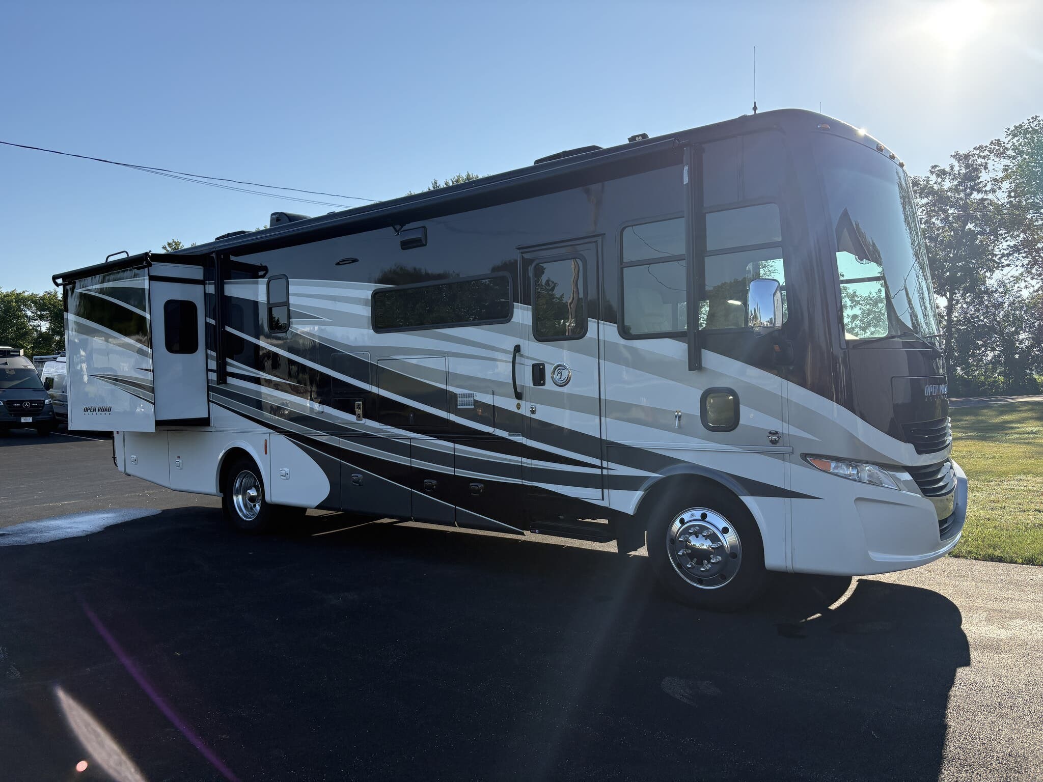 Email now about this 2019 Tiffin Open Road Allegro 32 SA! Used 2019 Tiffin Open Road Allegro 32 SA available in Rockford, Illinois