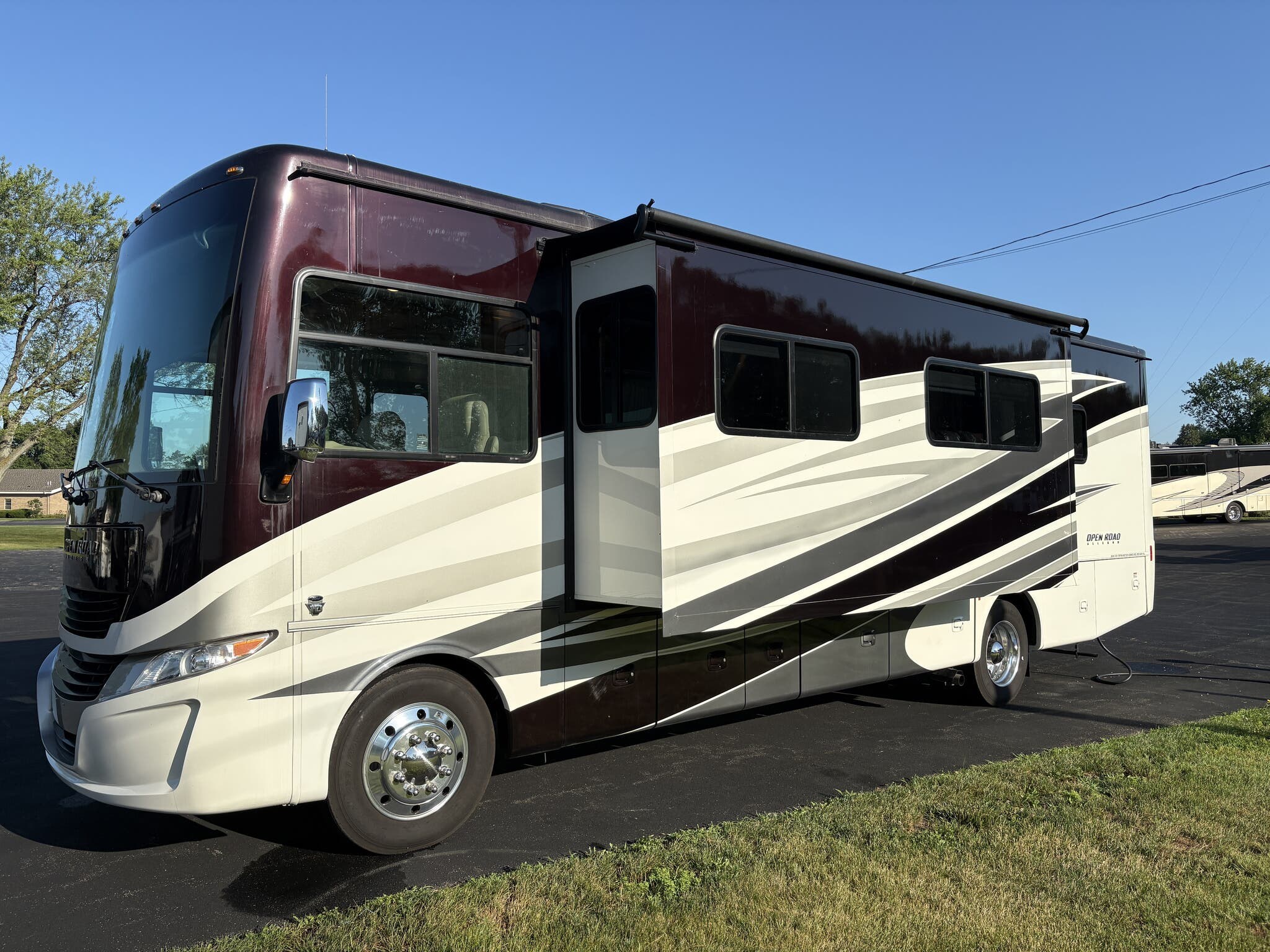 Contact us now about this 2019 Tiffin Open Road Allegro 32 SA! 2019 Open Road Allegro 32 SA by Tiffin from Winnebago Motor Homes in Rockford, Illinois