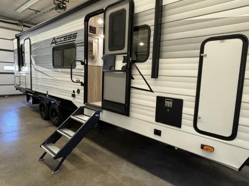 Contact us now about this 2024 Winnebago Access 28FK! 2024 Access 28FK by Winnebago from Winnebago Motor Homes in Rockford, Illinois