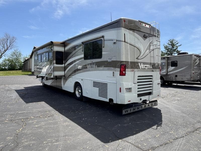 Used 2009 Winnebago Vectra 40TD available in Rockford, Illinois