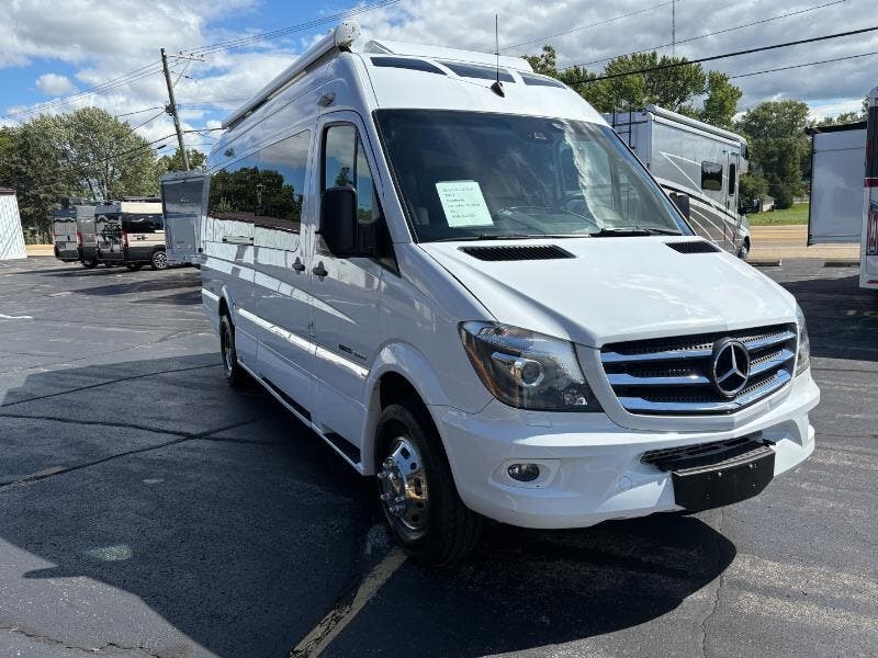 Contact us now about this 2017 Roadtrek CS Adventurous XL! 2017 CS Adventurous XL by Roadtrek from Winnebago Motor Homes in Rockford, Illinois