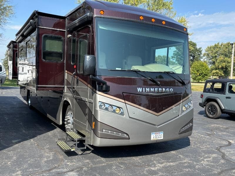 Email now about this 2018 Winnebago Forza 36G! Used 2018 Winnebago Forza 36G available in Rockford, Illinois