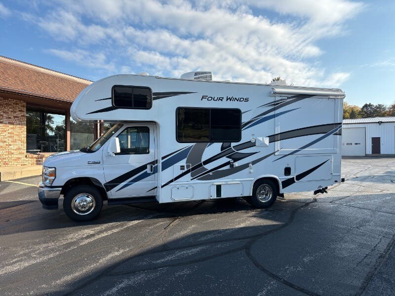 Used 2022 Thor Four Winds 22B available in Rockford, Illinois