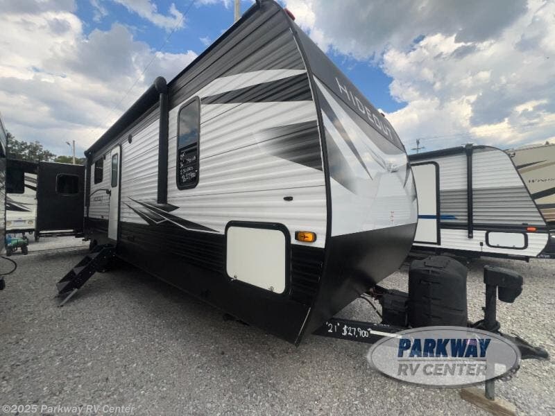 Contact us now about this 2021 Keystone Hideout 32RDDS! 2021 Hideout 32RDDS by Keystone from Parkway RV Center in Ringgold, Georgia