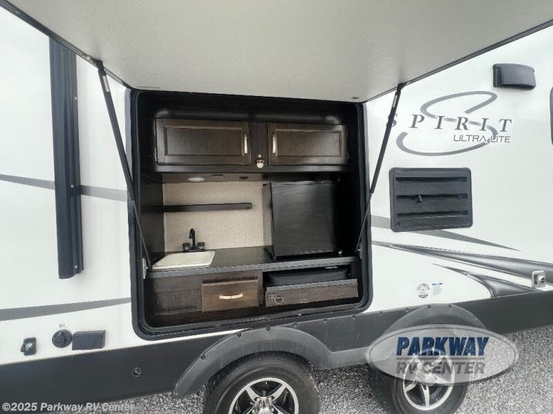 Contact us now about this 2018 Coachmen Spirit Ultra Lite 2963BH! 2018 Spirit Ultra Lite 2963BH by Coachmen from Parkway RV Center in Ringgold, Georgia