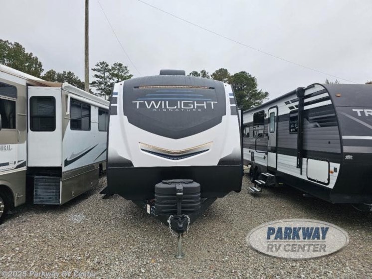 Email now about this 2024 Cruiser RV Twilight Signature TWS-25BH! Used 2024 Cruiser RV Twilight Signature TWS-25BH available in Ringgold, Georgia