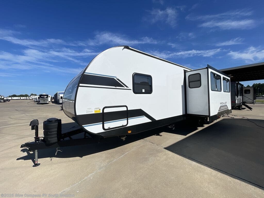 Call now about this 2025 Heartland Prowler 3211BH! 2025 Heartland Prowler 3211BH - New Travel Trailer For Sale by Blue Compass RV South Houston in Alvin, Texas