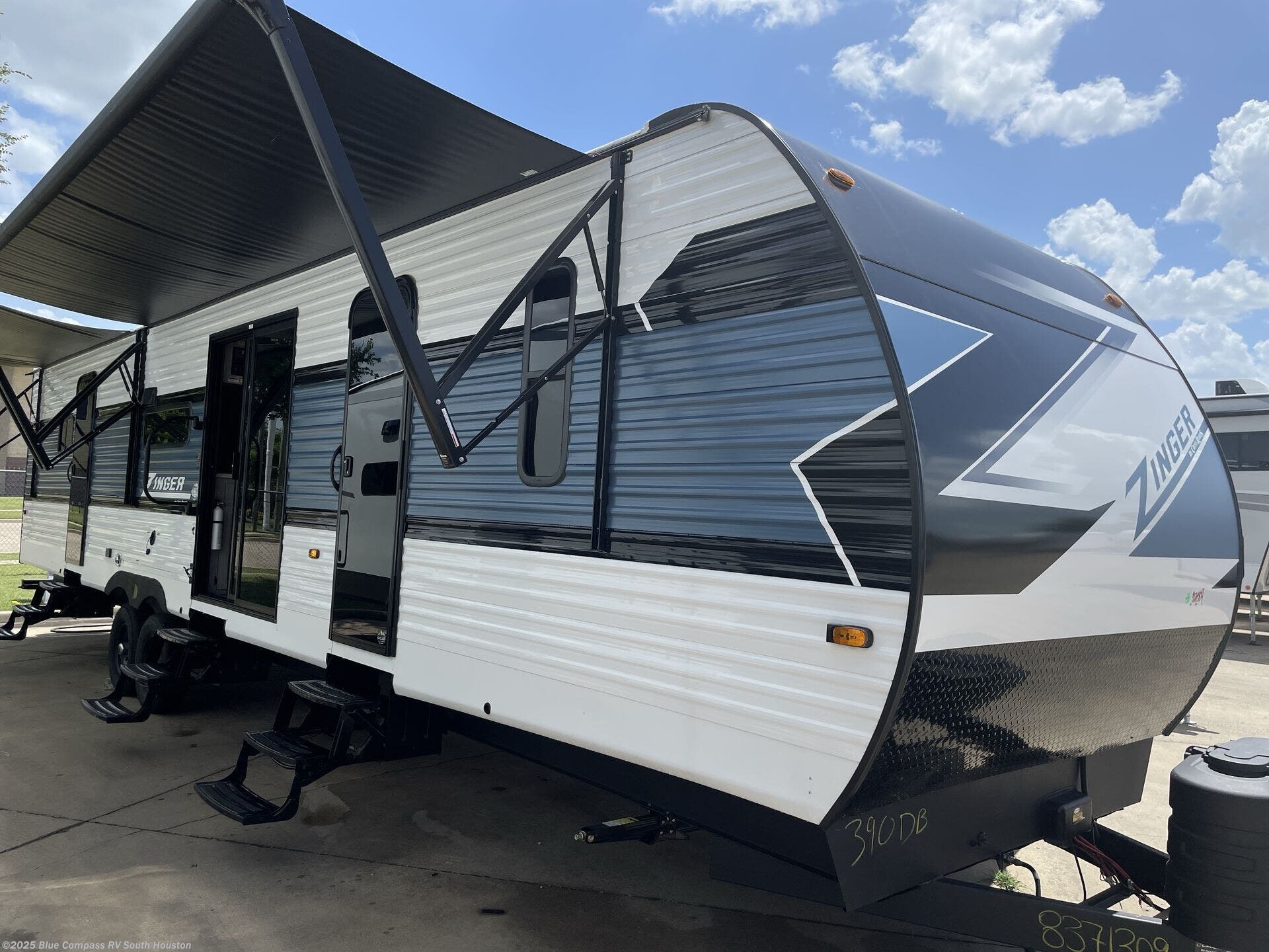 Email now about this 2025 CrossRoads Zinger 390DB! New 2025 CrossRoads Zinger 390DB available in Alvin, Texas