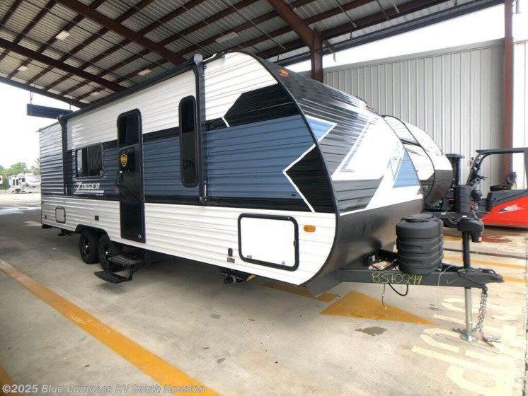 Email now about this 2025 CrossRoads Zinger Lite 252BH! Used 2025 CrossRoads Zinger Lite 252BH available in Alvin, Texas