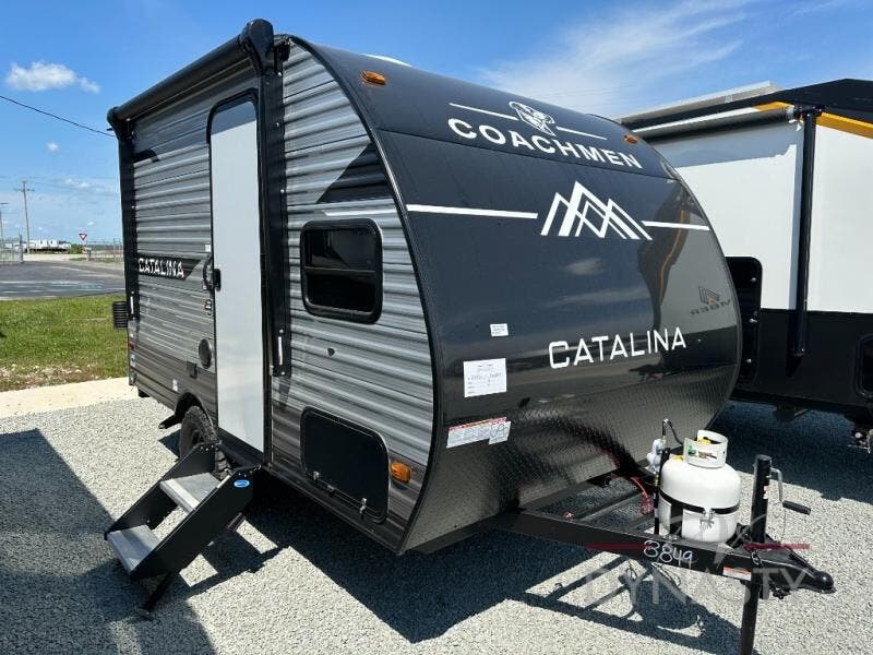 Email now about this 2026 Coachmen Catalina Summit Series 7 134RKX! New 2026 Coachmen Catalina Summit Series 7 134RKX available in Bunker Hill, Indiana