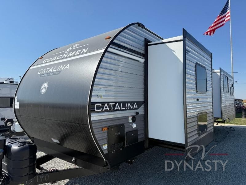 Contact us now about this 2026 Coachmen Catalina Legacy Edition 323MAZE! 2026 Catalina Legacy Edition 323MAZE by Coachmen from RV Dynasty in Bunker Hill, Indiana