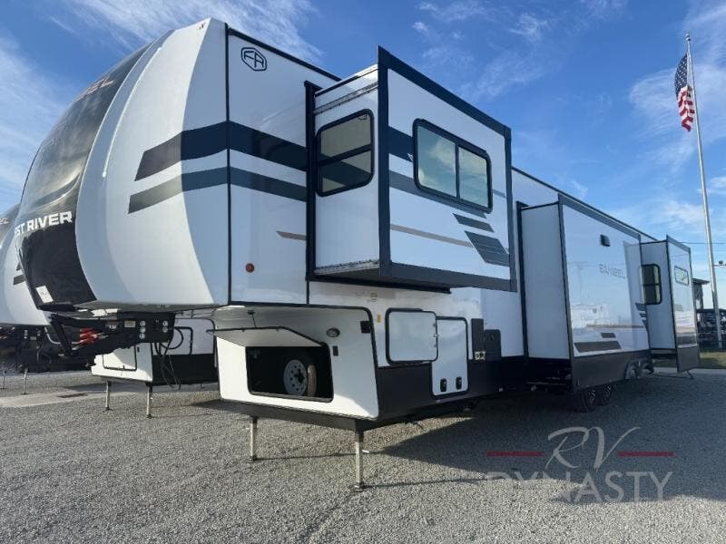 Contact us now about this 2026 Prime Time Sanibel 39HYBRID! 2026 Sanibel 39HYBRID by Prime Time from RV Dynasty in Bunker Hill, Indiana