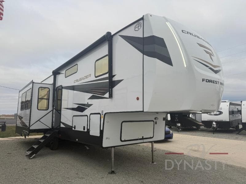 Email now about this 2026 Prime Time Crusader KING33! New 2026 Prime Time Crusader KING33 available in Bunker Hill, Indiana