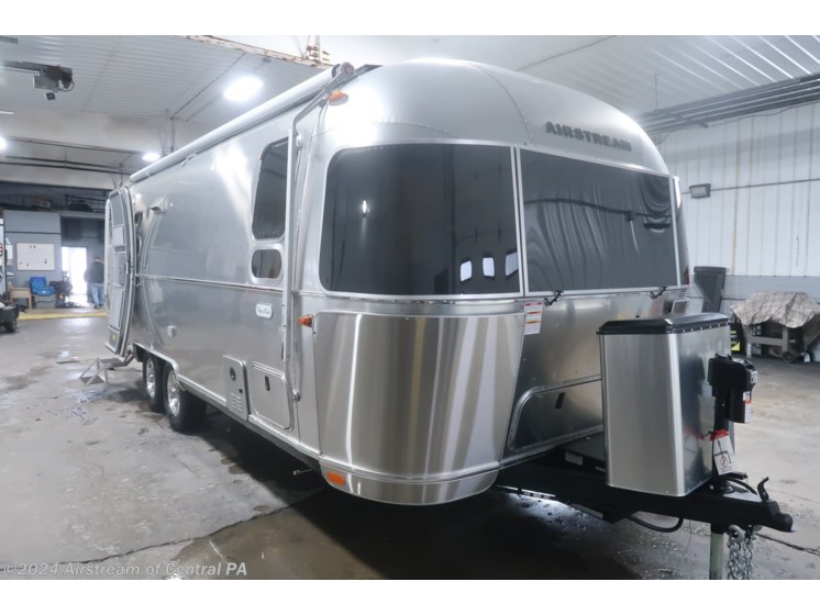 New 2024 Airstream Flying Cloud 25FBT available in Duncansville, Pennsylvania