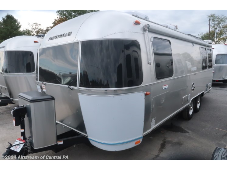 New 2024 Airstream International 25FB available in Duncansville, Pennsylvania
