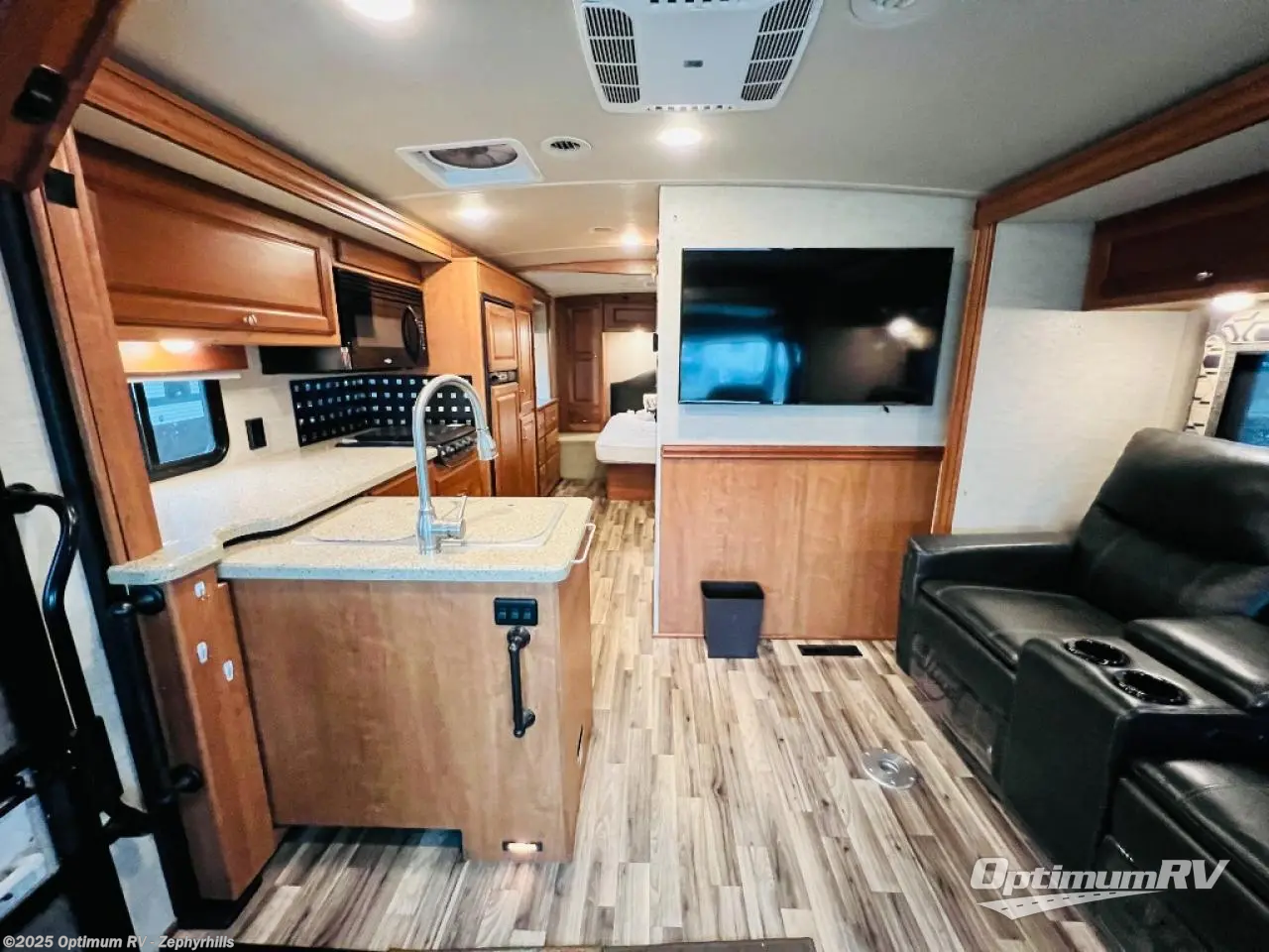 Used 2017 Winnebago Vista LX 27N available in Zephyrhills, Florida
