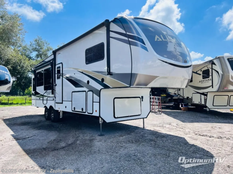 Email now about this 2021 Skyline Alliance Paradigm 310RL! Used 2021 Skyline Alliance Paradigm 310RL available in Zephyrhills, Florida