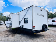 Call now about this 2022 Dutchmen Kodiak SE 28SBH! 2022 Dutchmen Kodiak SE 28SBH - Used Travel Trailer For Sale by Optimum RV - Zephyrhills in Zephyrhills, Florida features Slideout, Awning