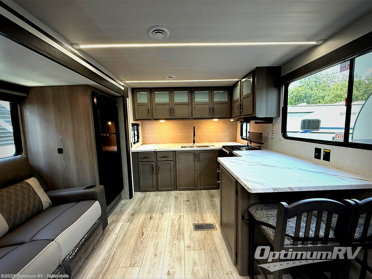 Call now about this 2025 Keystone Hideout 24FKS! 2025 Keystone Hideout 24FKS - New Travel Trailer For Sale by Optimum RV - Zephyrhills in Zephyrhills, Florida features Slideout, Awning