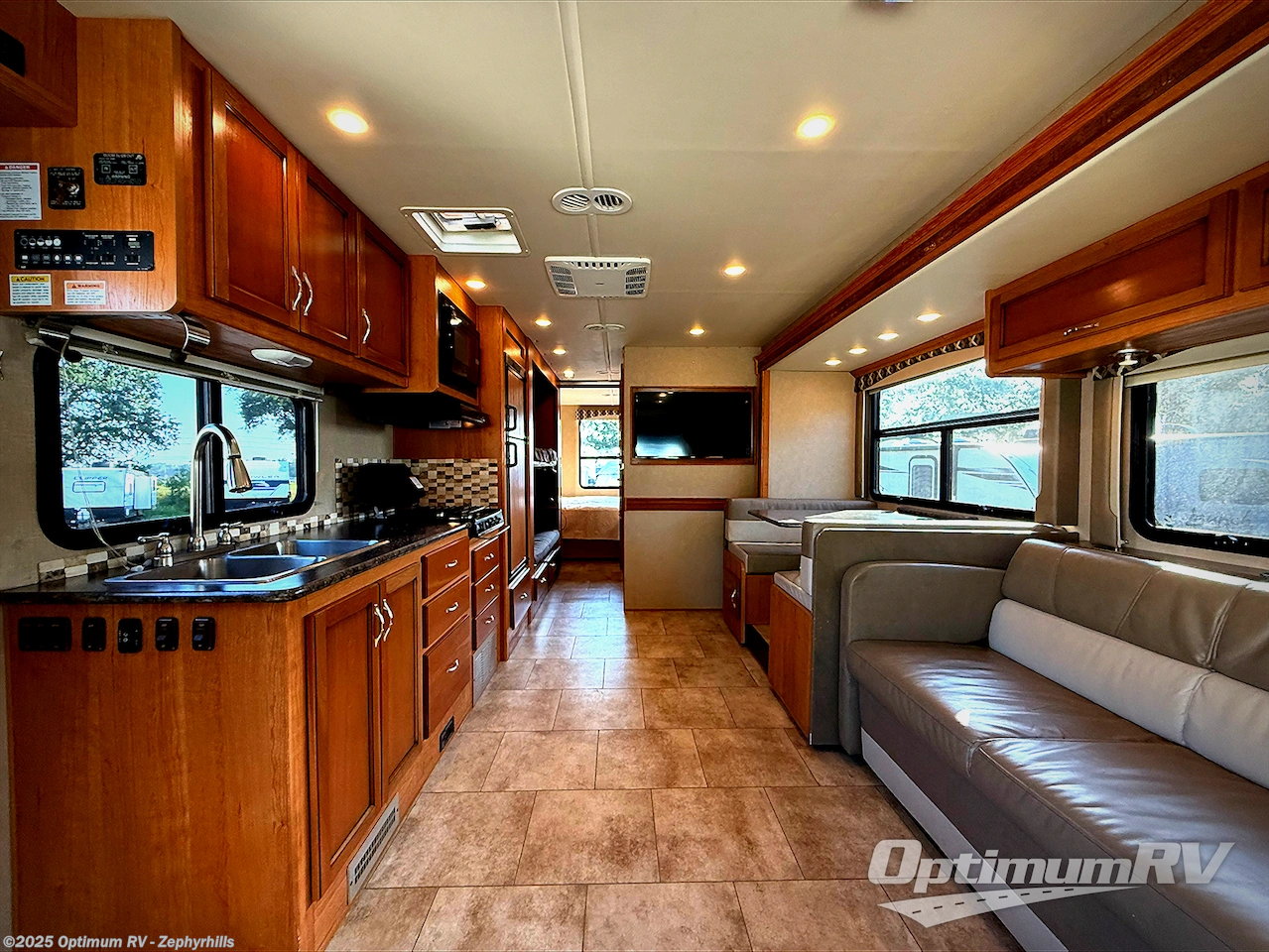 Used 2016 Fleetwood Flair 31B available in Zephyrhills, Florida