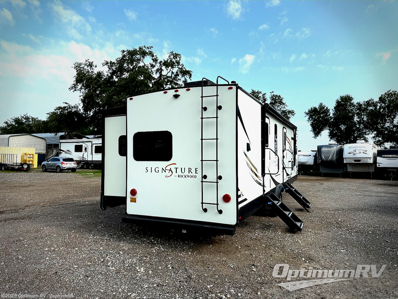 Contact us now about this 2020 Forest River Rockwood Signature Ultra Lite 8335SB! 2020 Rockwood Signature Ultra Lite 8335SB by Forest River from Optimum RV - Zephyrhills in Zephyrhills, Florida