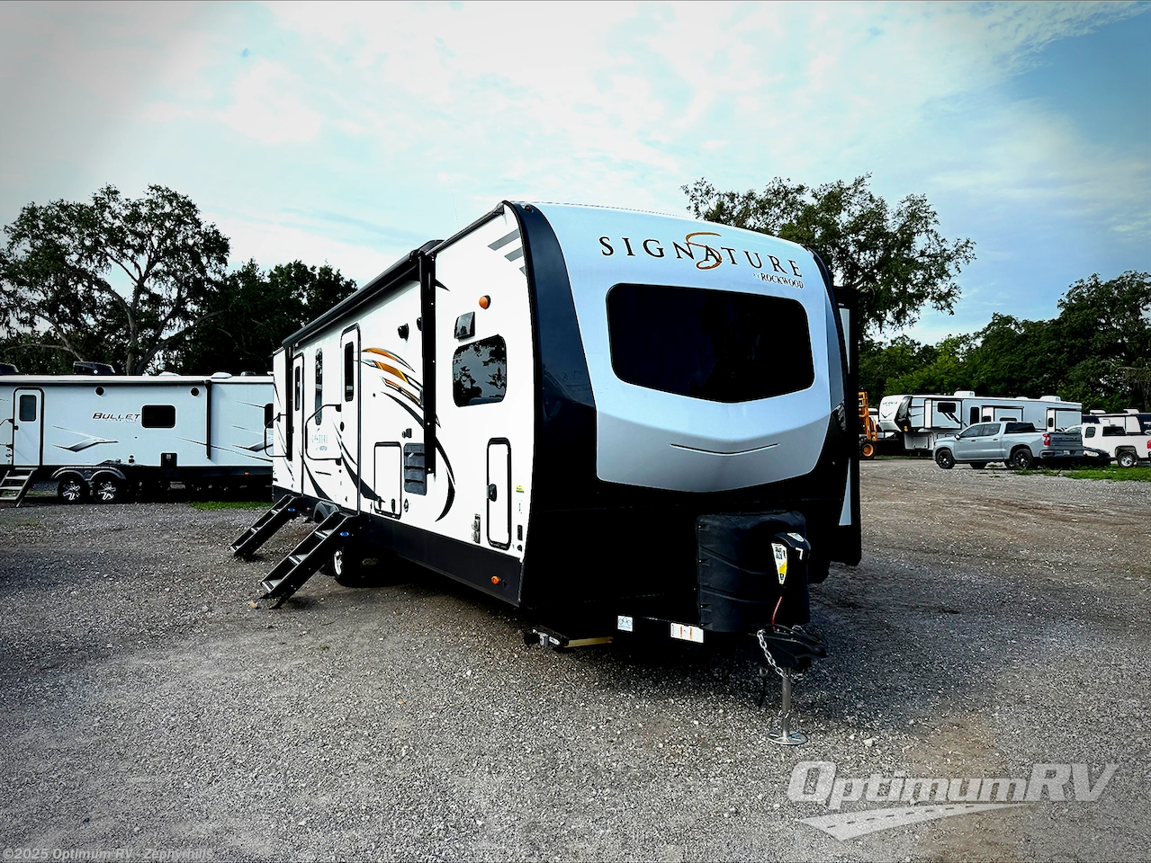 Email now about this 2020 Forest River Rockwood Signature Ultra Lite 8335SB! Used 2020 Forest River Rockwood Signature Ultra Lite 8335SB available in Zephyrhills, Florida