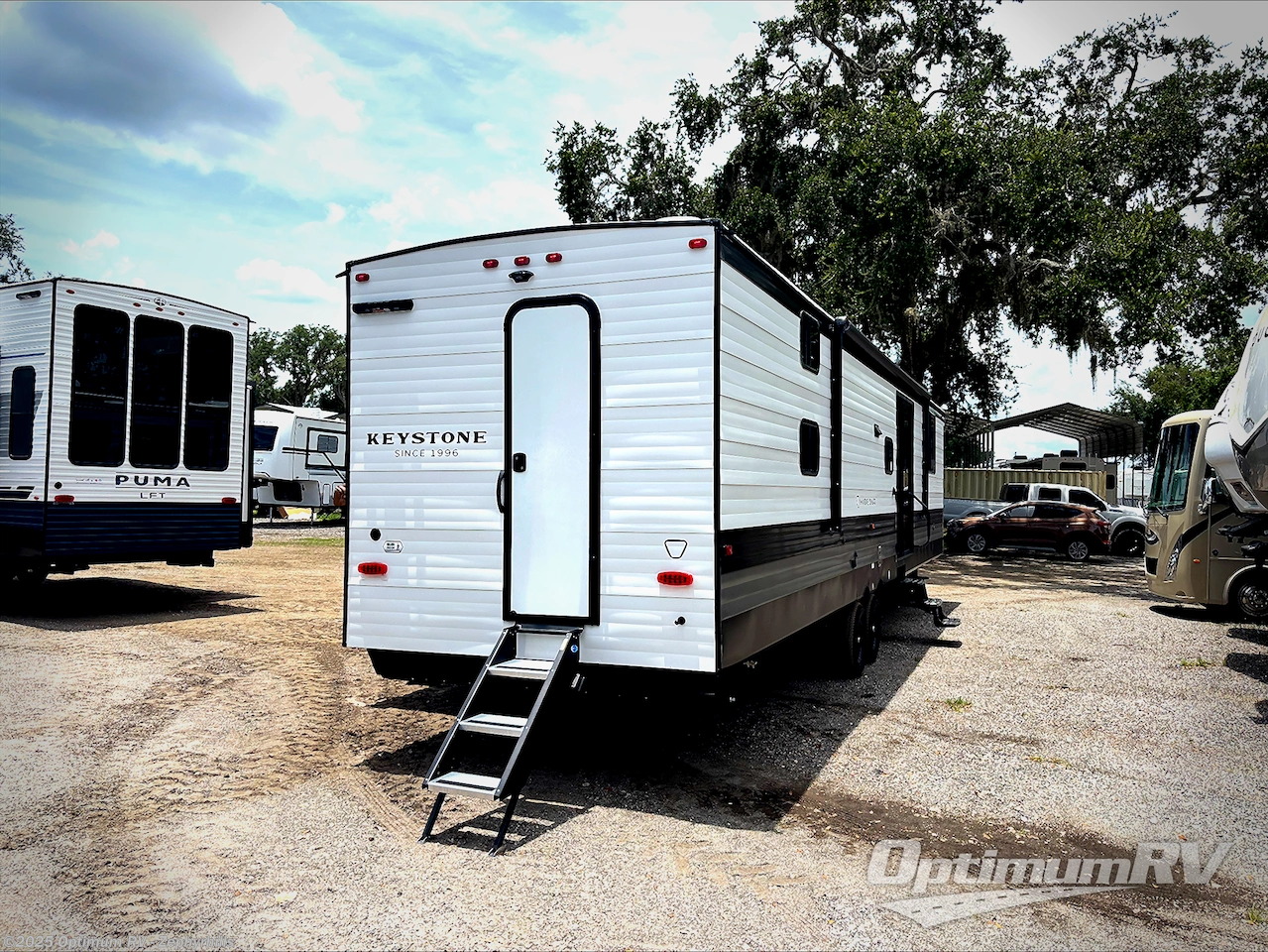 Call now about this 2026 Keystone Hideout 38BHT! 2026 Keystone Hideout 38BHT - New Travel Trailer For Sale by Optimum RV - Zephyrhills in Zephyrhills, Florida