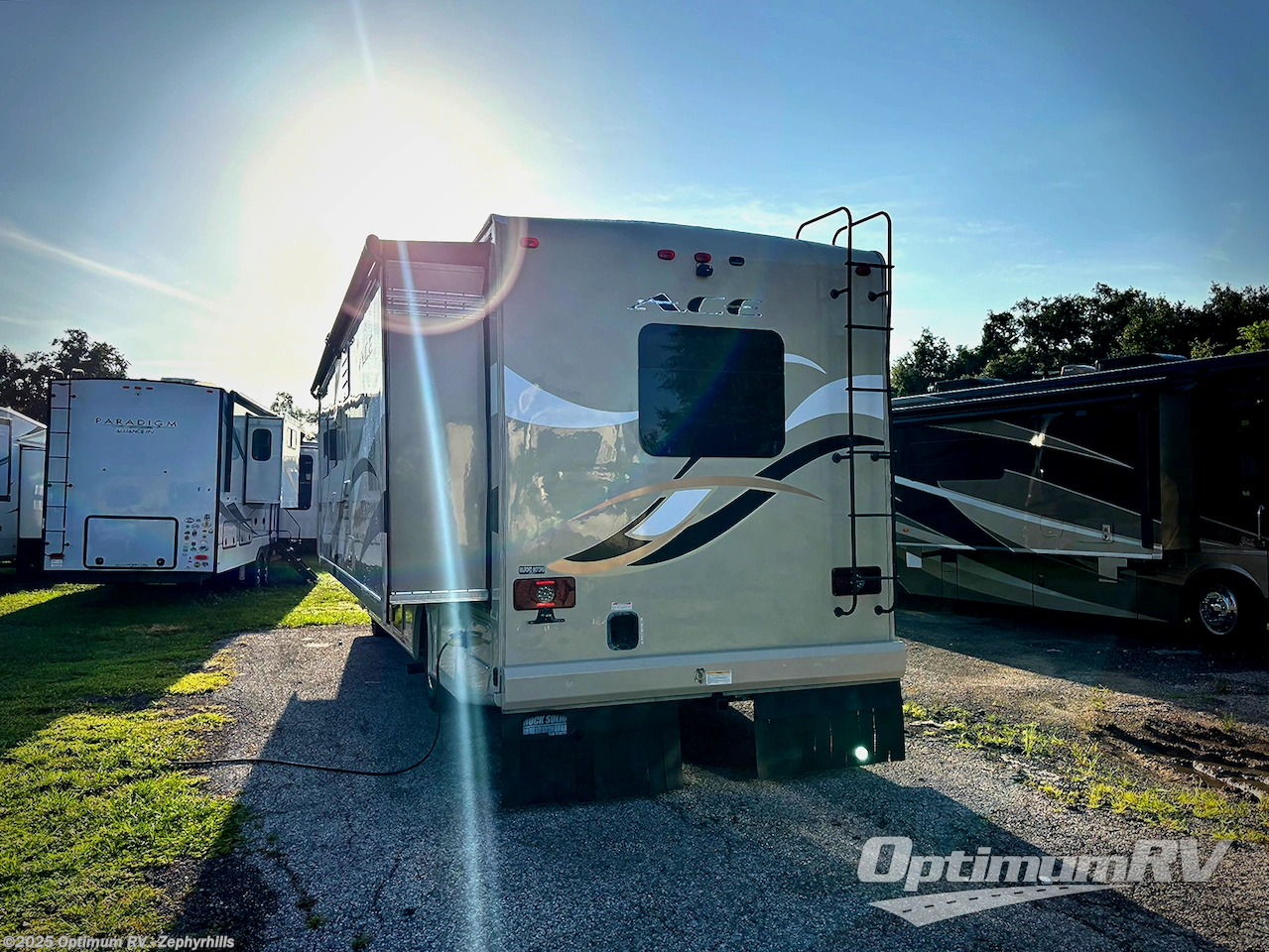 Call now about this 2015 Thor ACE 29.3! 2015 Thor ACE 29.3 - Used Class A For Sale by Optimum RV - Zephyrhills in Zephyrhills, Florida features Slideout