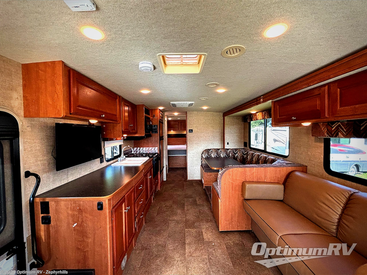 Used 2016 Winnebago Vista 31KE available in Zephyrhills, Florida