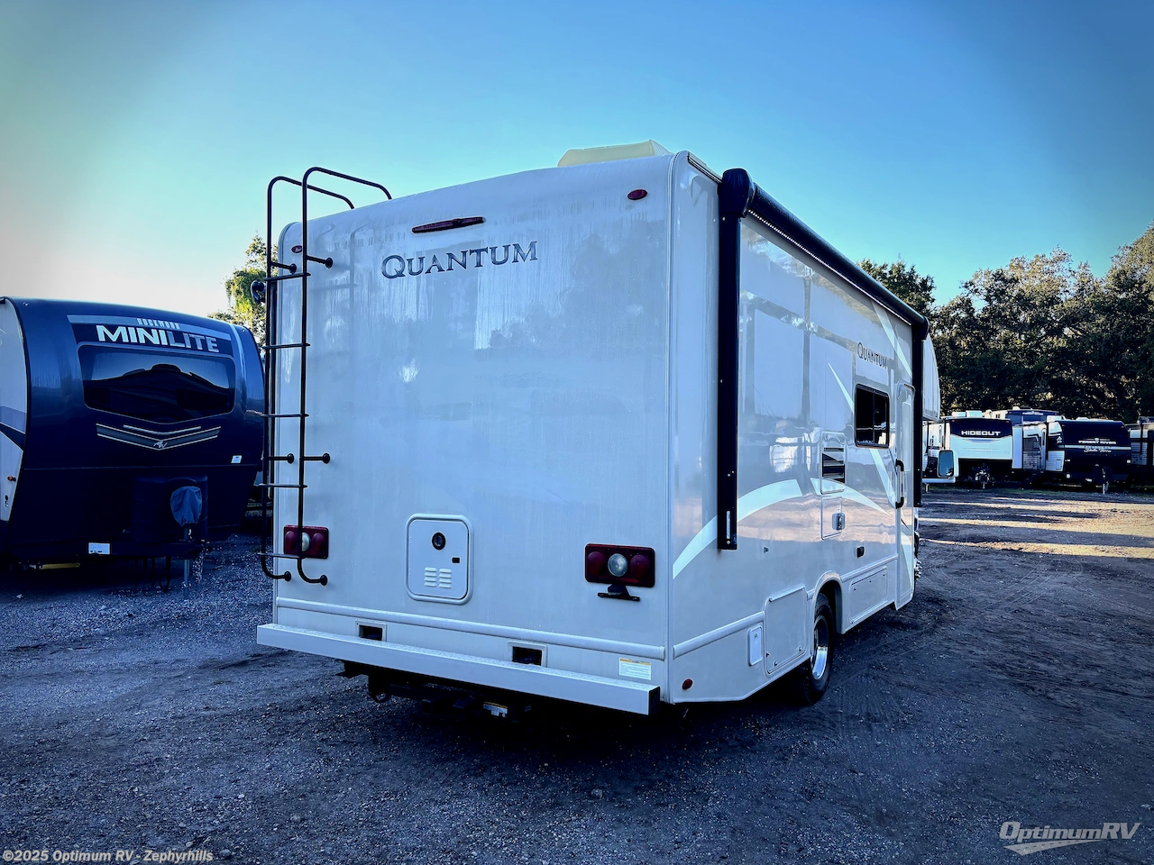 Call now about this 2019 Thor Quantum RC25! 2019 Thor Quantum RC25 - Used Class C For Sale by Optimum RV - Zephyrhills in Zephyrhills, Florida features Slideout, Awning