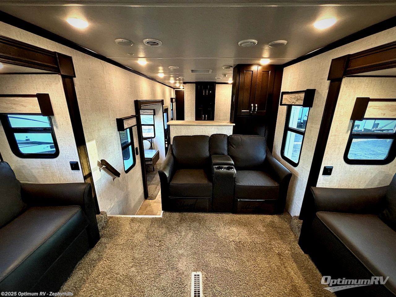 Used 2021 Palomino Columbus 389FLC available in Zephyrhills, Florida