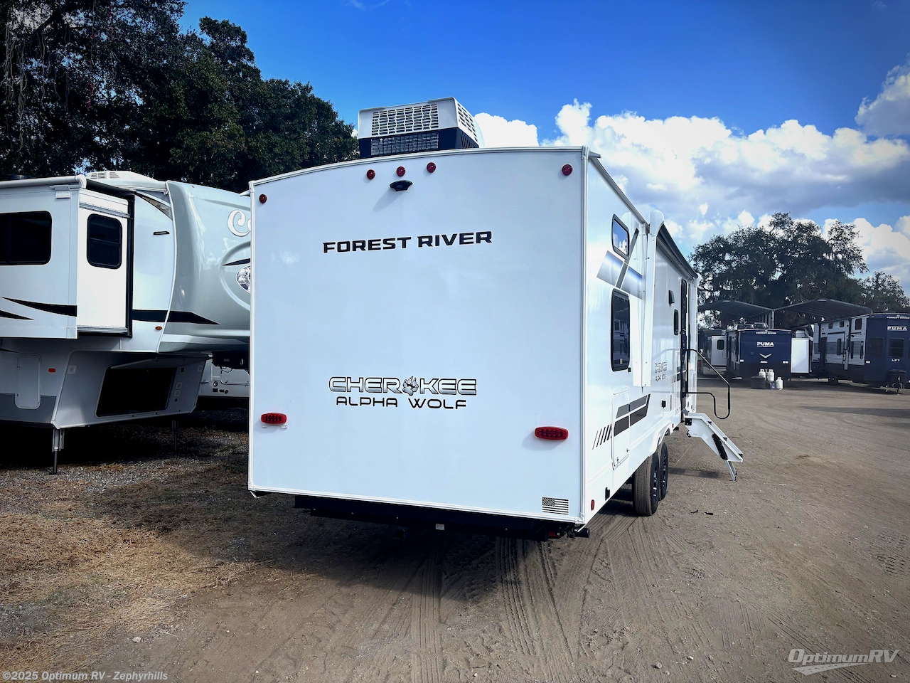 Call now about this 2026 Forest River Cherokee Alpha Wolf 280QBS! 2026 Forest River Cherokee Alpha Wolf 280QBS - New Travel Trailer For Sale by Optimum RV - Zephyrhills in Zephyrhills, Florida features Awning, Slideout