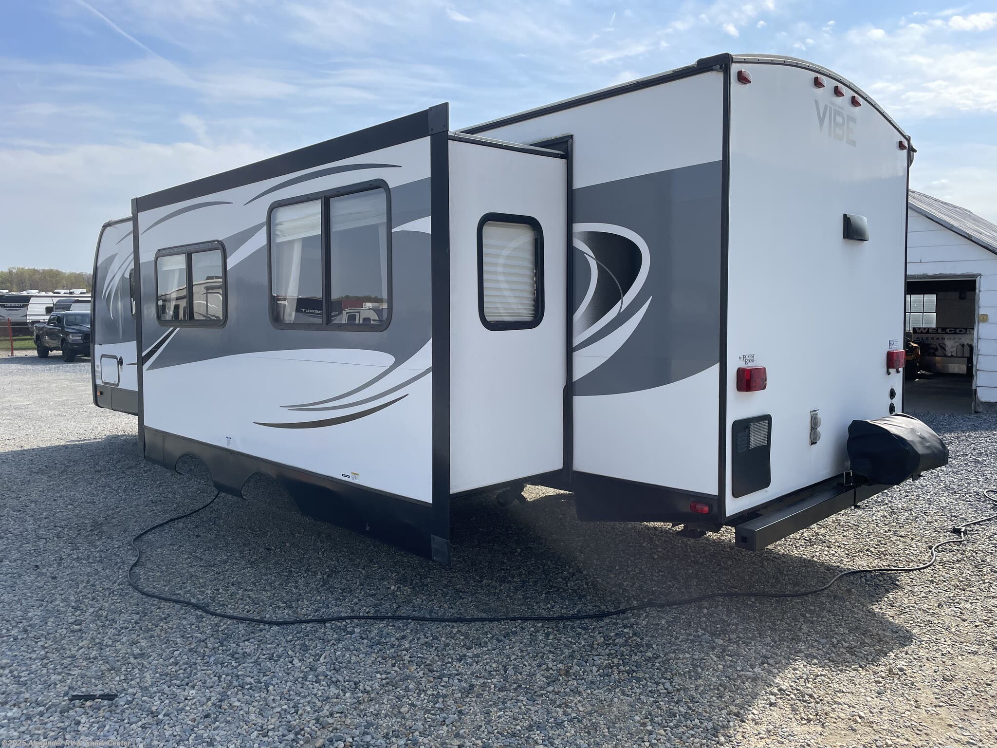 Contact us now about this 2018 Forest River Vibe 268RKS! 2018 Vibe 268RKS by Forest River from Alexander RV & Trailer Center in Clayton, Delaware