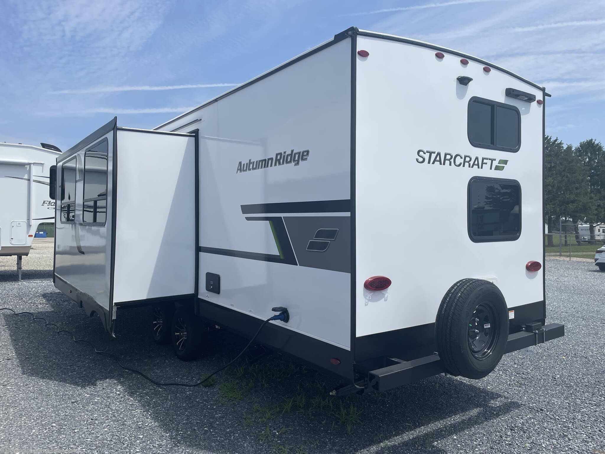 Contact us now about this 2025 Starcraft Autumn Ridge 28BHS **HUGE PRICE REDUCTION**! 2025 Autumn Ridge 28BHS **HUGE PRICE REDUCTION** by Starcraft from Alexander RV & Trailer Center in Clayton, Delaware